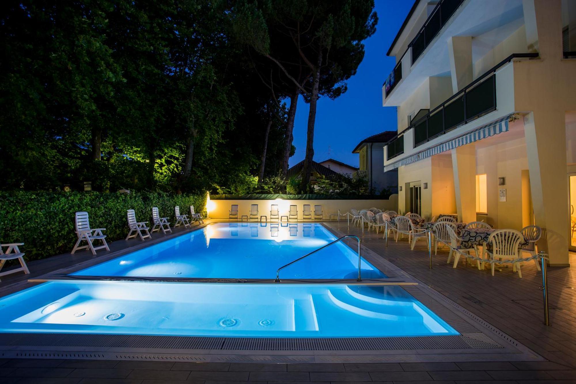 Hotel Athena Cervia Kültér fotó