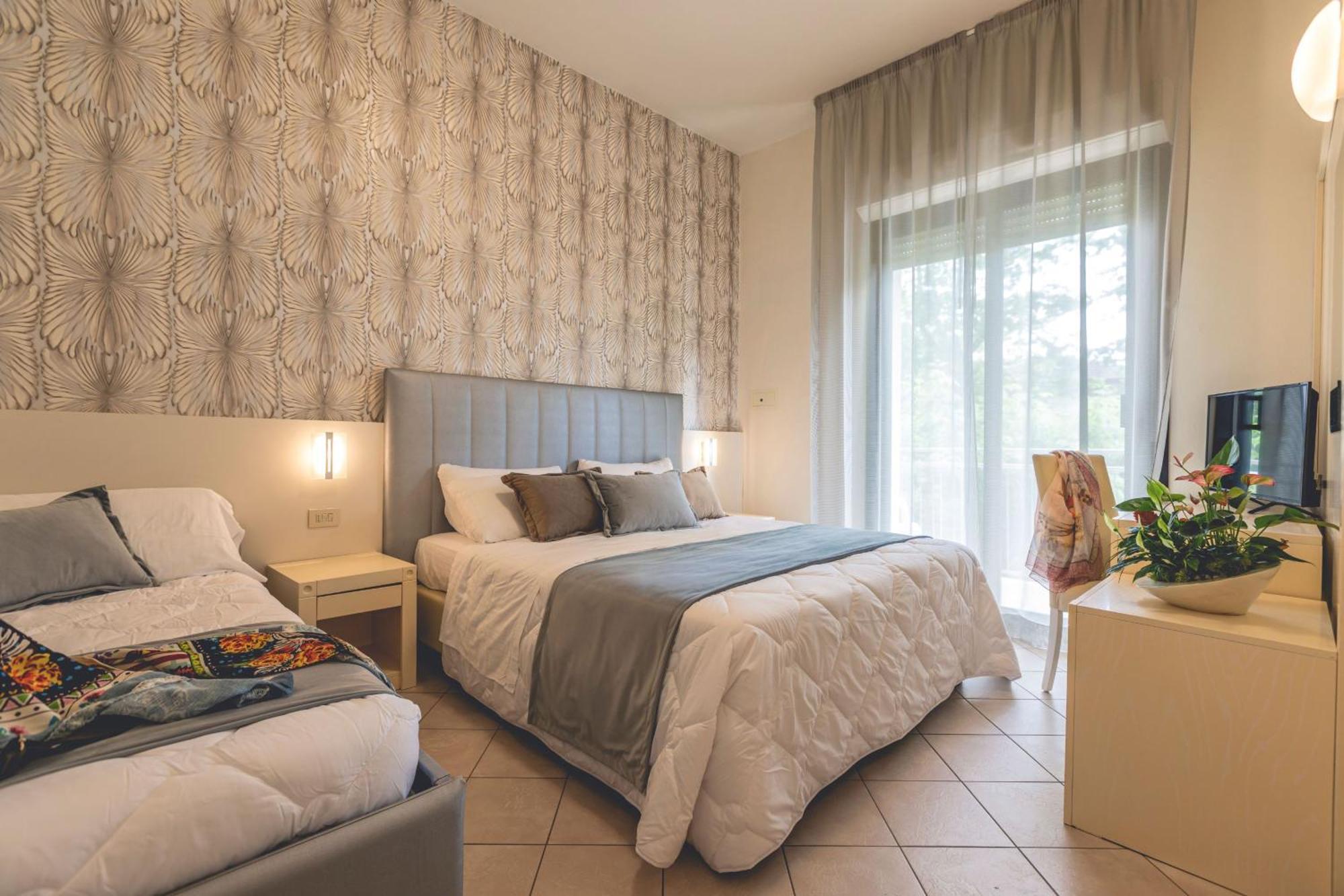 Hotel Athena Cervia Kültér fotó