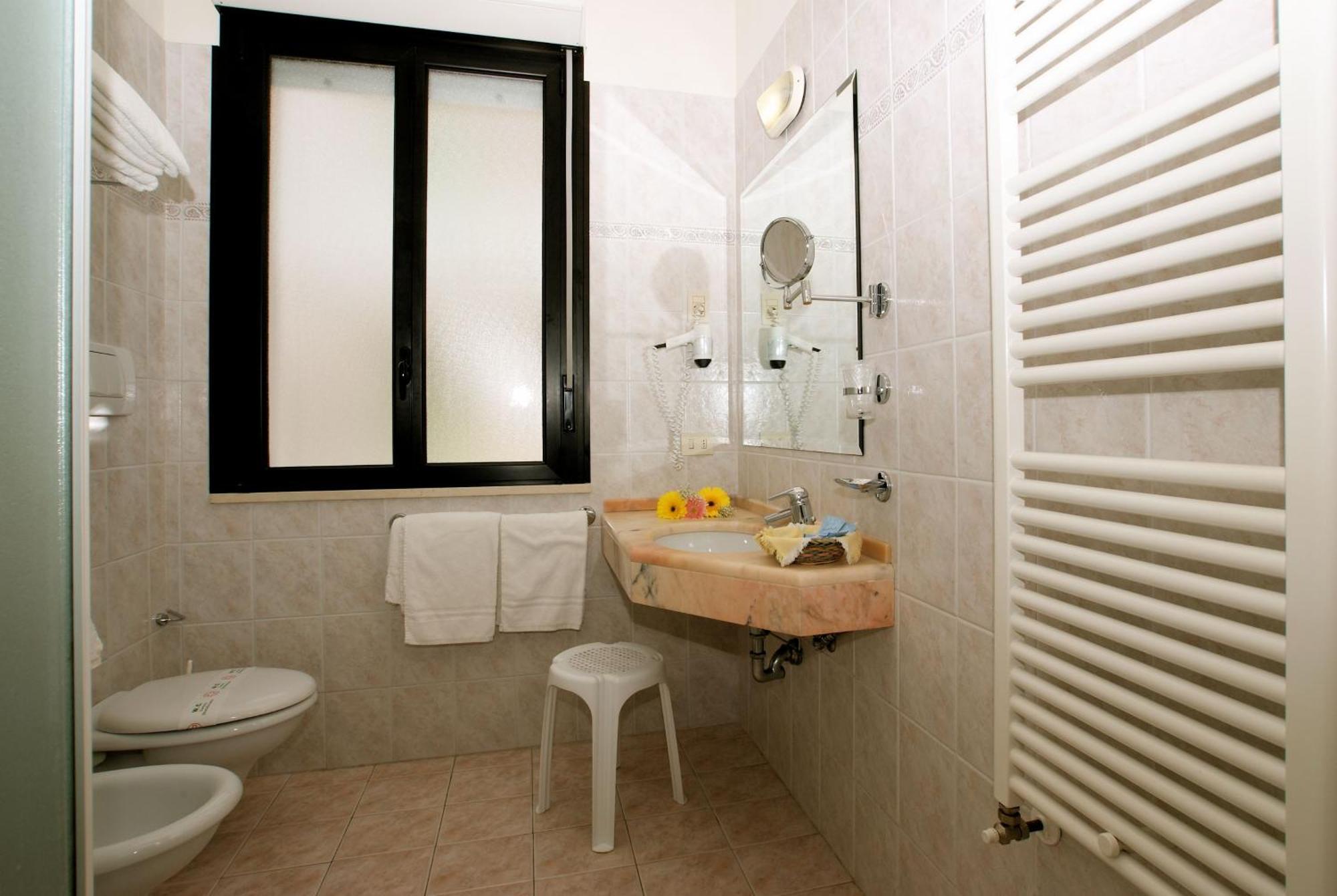 Hotel Athena Cervia Kültér fotó