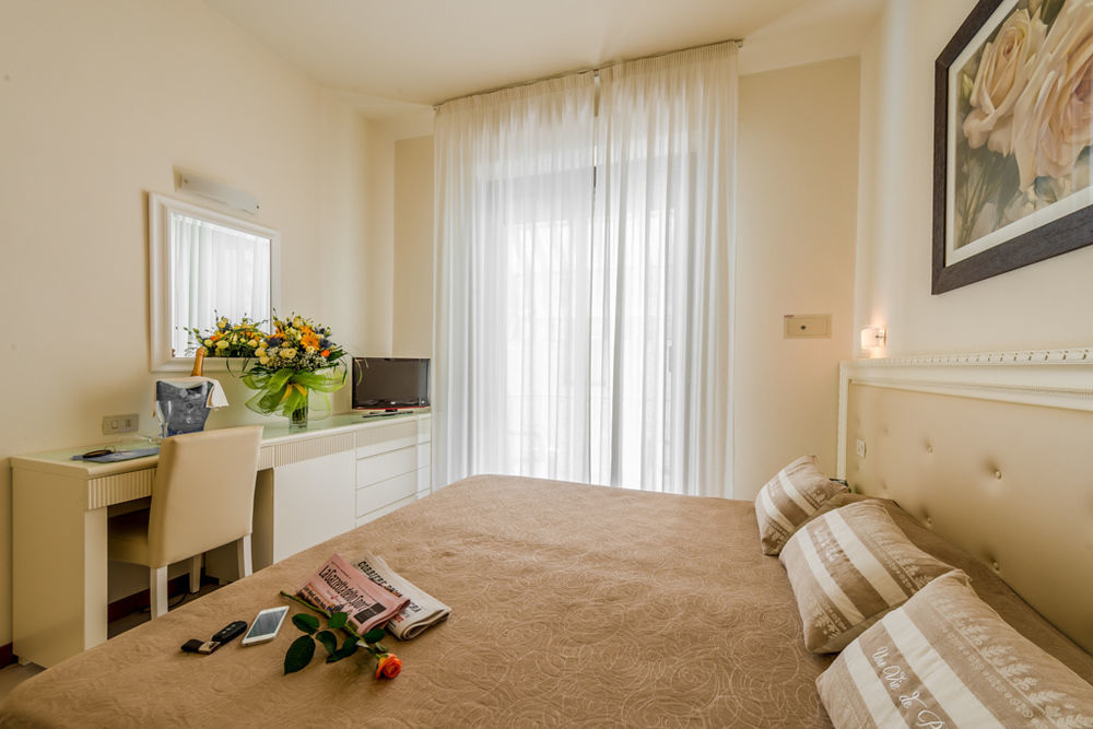 Hotel Athena Cervia Kültér fotó