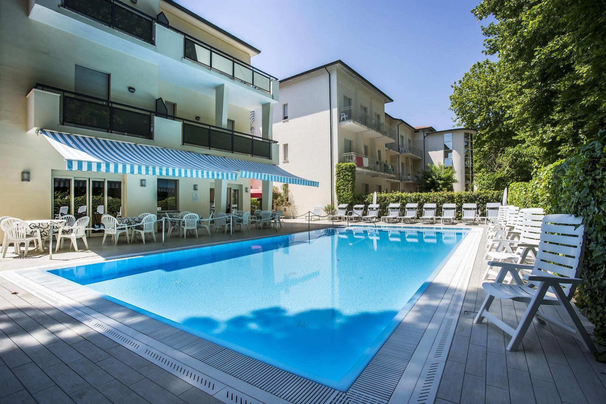 Hotel Athena Cervia Kültér fotó